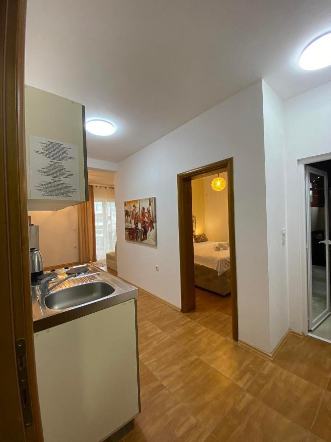 Apartmens Xhenis Lux ウルツィニ エクステリア 写真