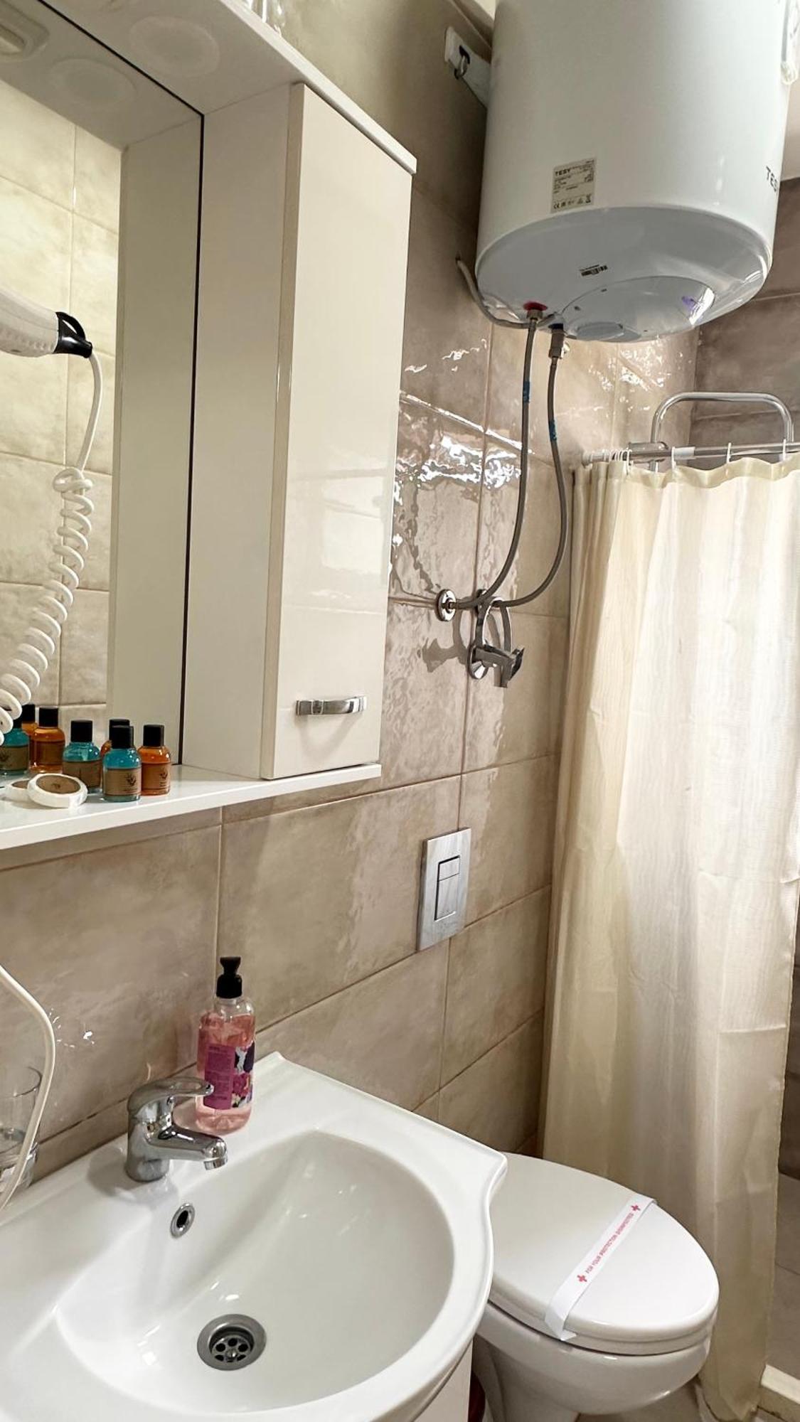 Apartmens Xhenis Lux ウルツィニ エクステリア 写真