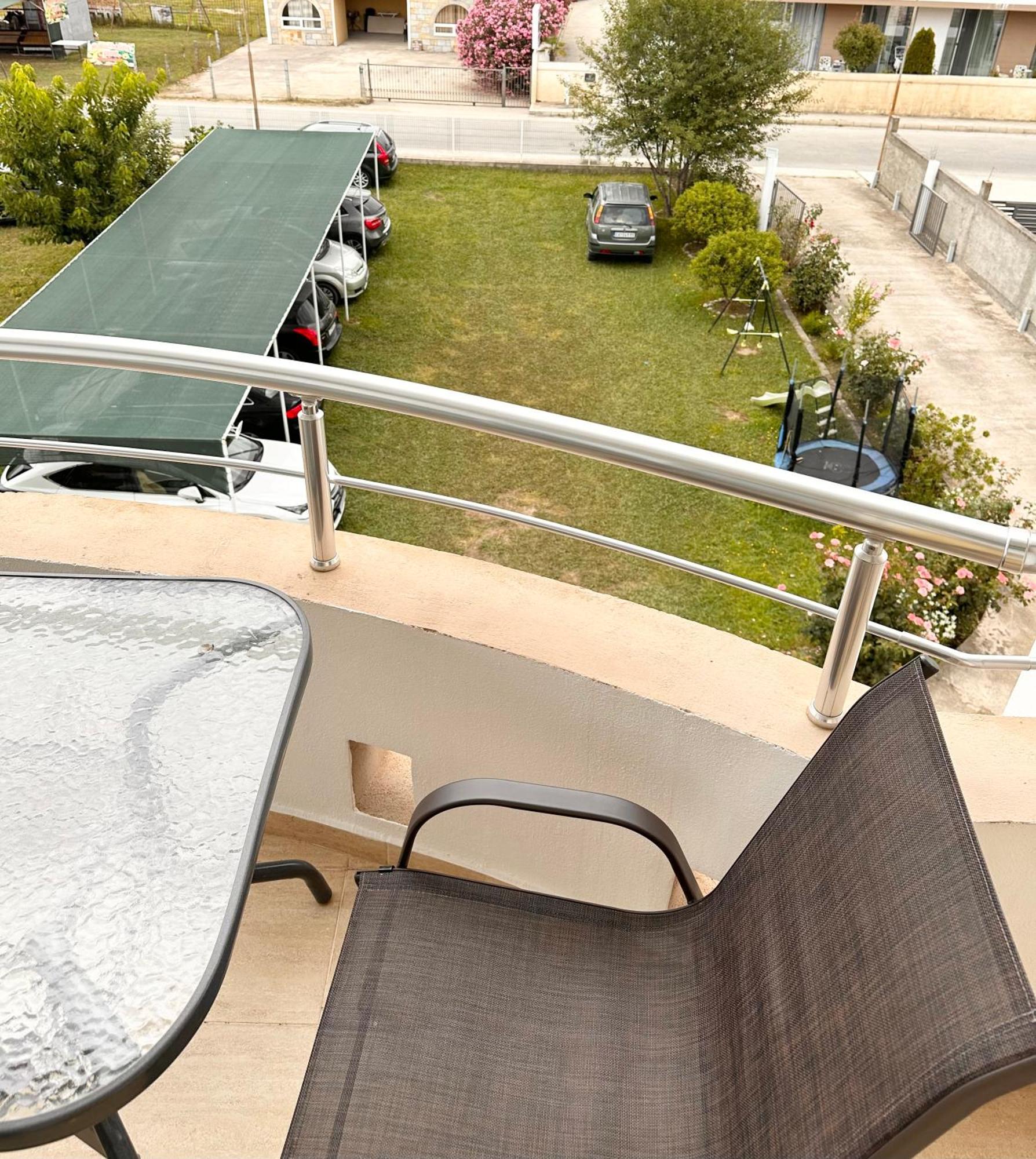 Apartmens Xhenis Lux ウルツィニ エクステリア 写真
