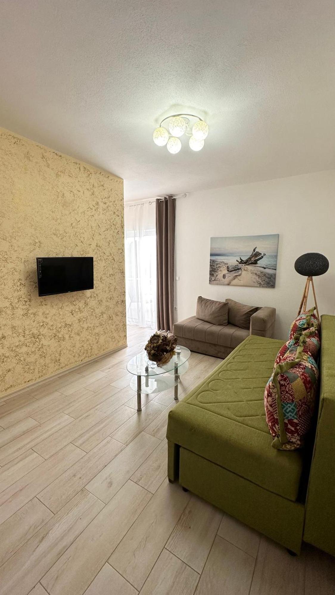 Apartmens Xhenis Lux ウルツィニ エクステリア 写真
